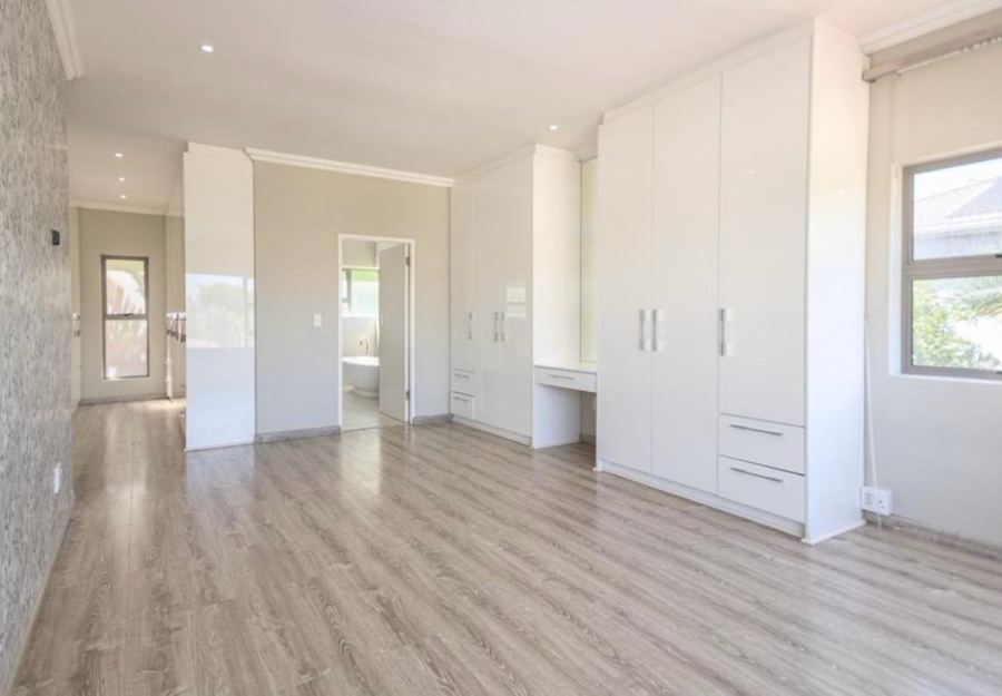 5 Bedroom Property for Sale in Sunset Beach Western Cape